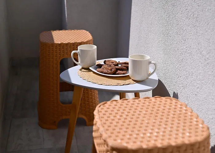 Modern Escape * וארנה