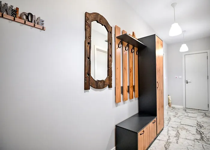 Modern Escape וארנה